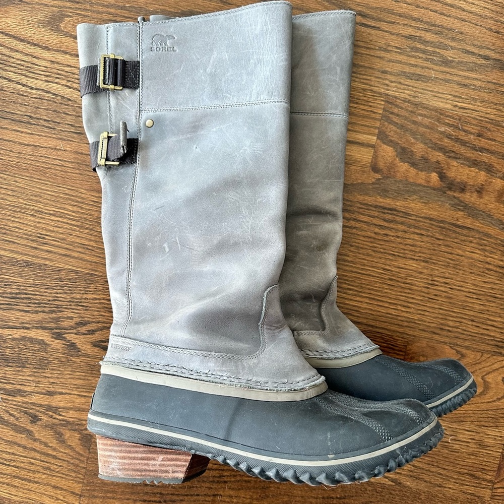 Sorel Slimpack II Tall Riding Boot. Adjustable strap in back. Size 11.